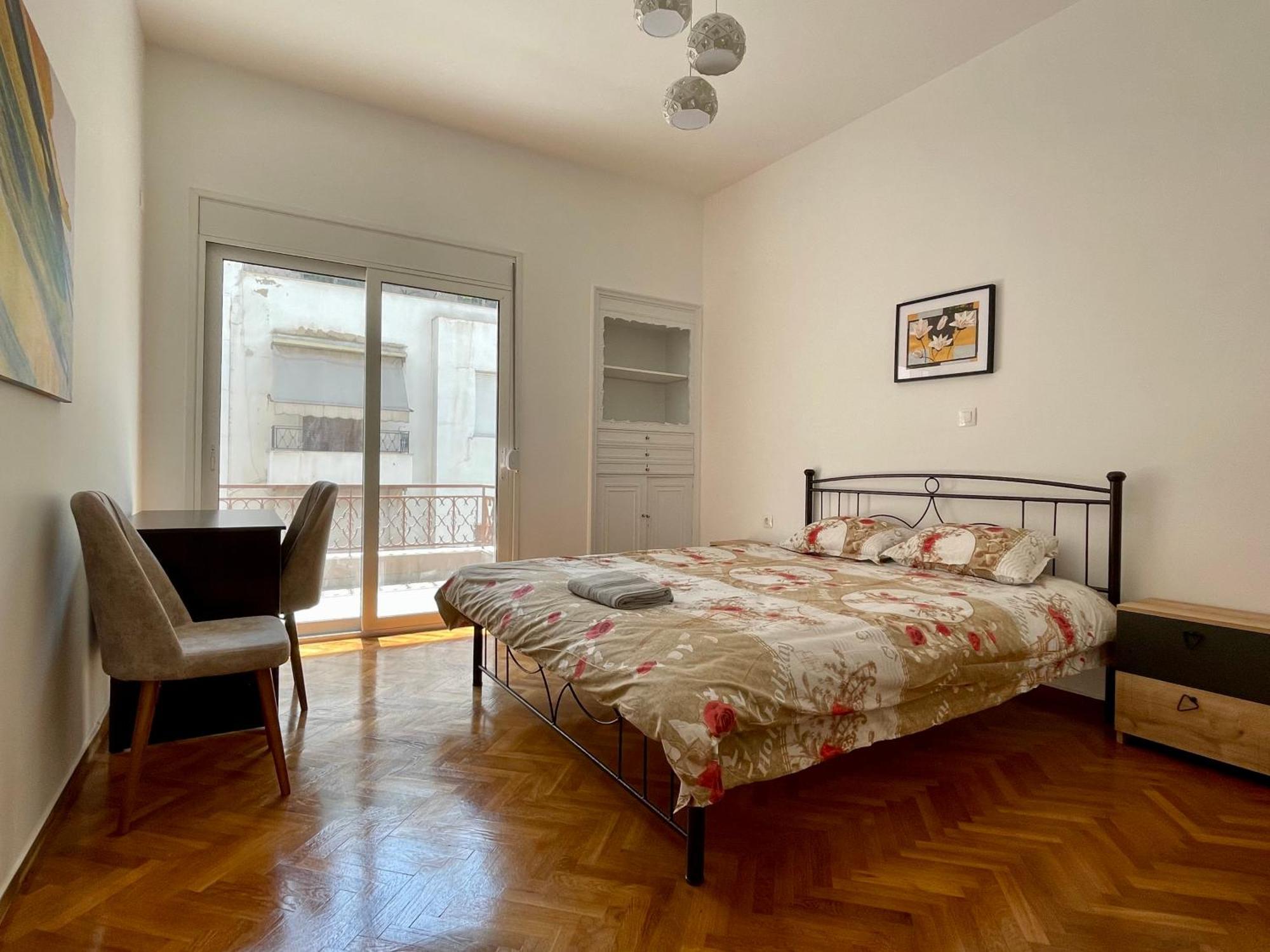 Apartment 4-bedroom Family In The Center Of *