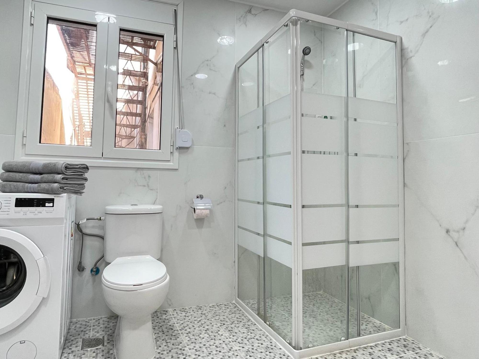 4-bedroom Family In The Center Of * אתונה