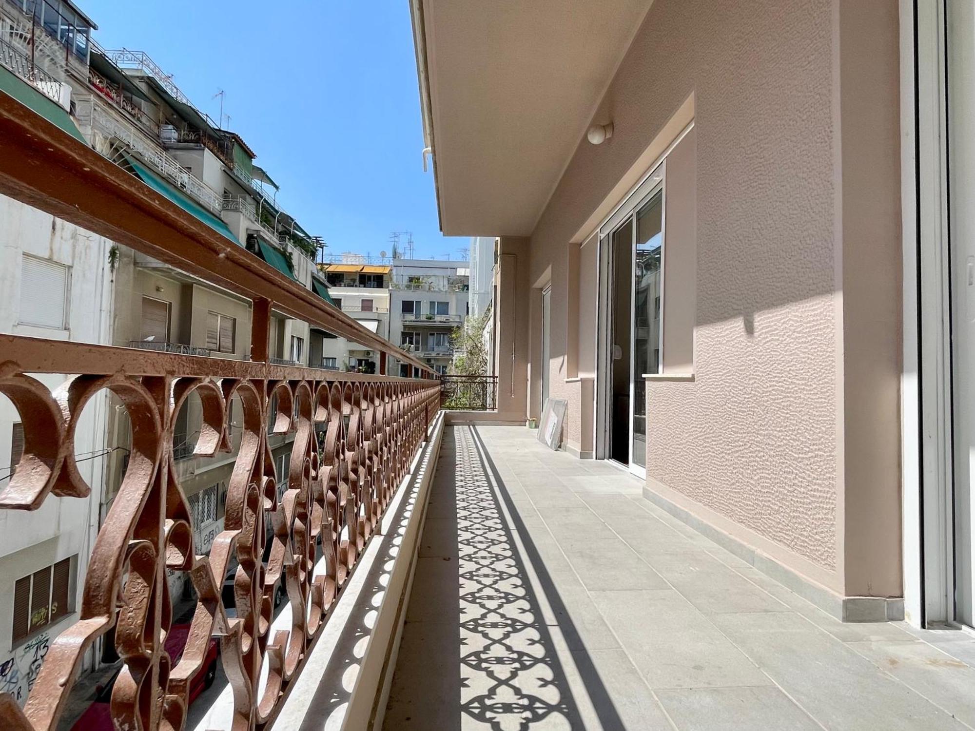 4-bedroom Family In The Center Of דירה